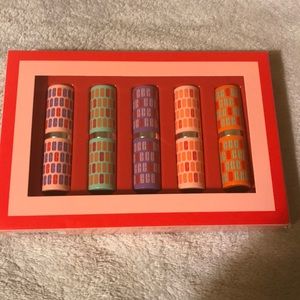 NWT Clinique Kisses (Set of Lipsticks)💄